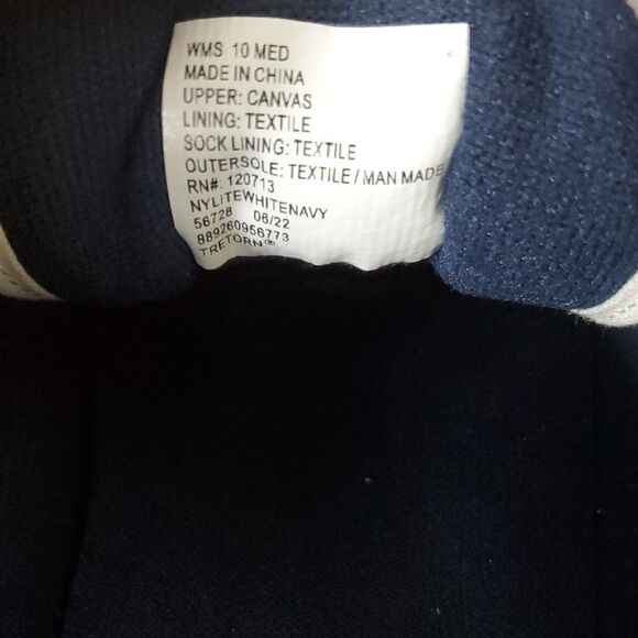 Tretorn NY Lite White/ Navy Canvas Sneakers Women's Size 10 NIB - Picture 9 of 11